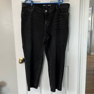 Old Navy Women's Straight Leg Black Jeans